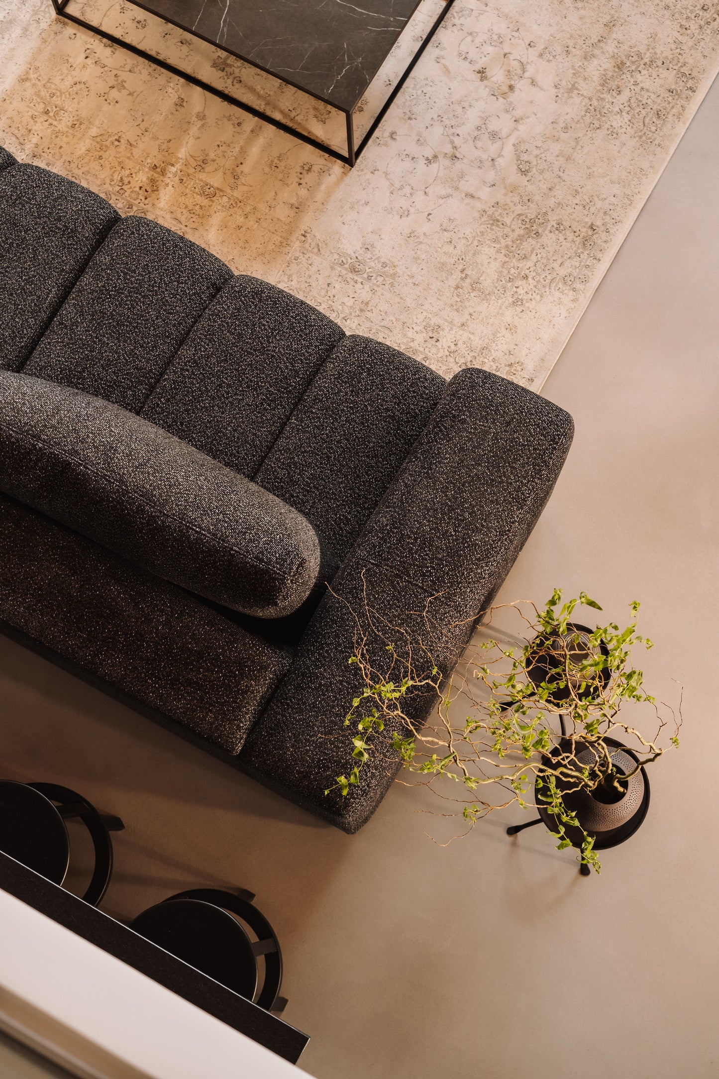 Sofa z elektrycznym wysuwem siedzisk Bern