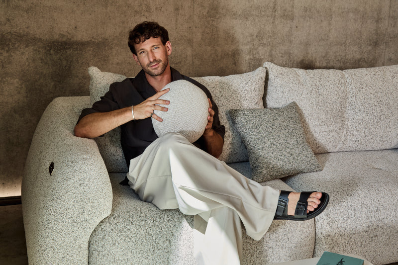 Sofa with electric seat extension Camira × Tyszka