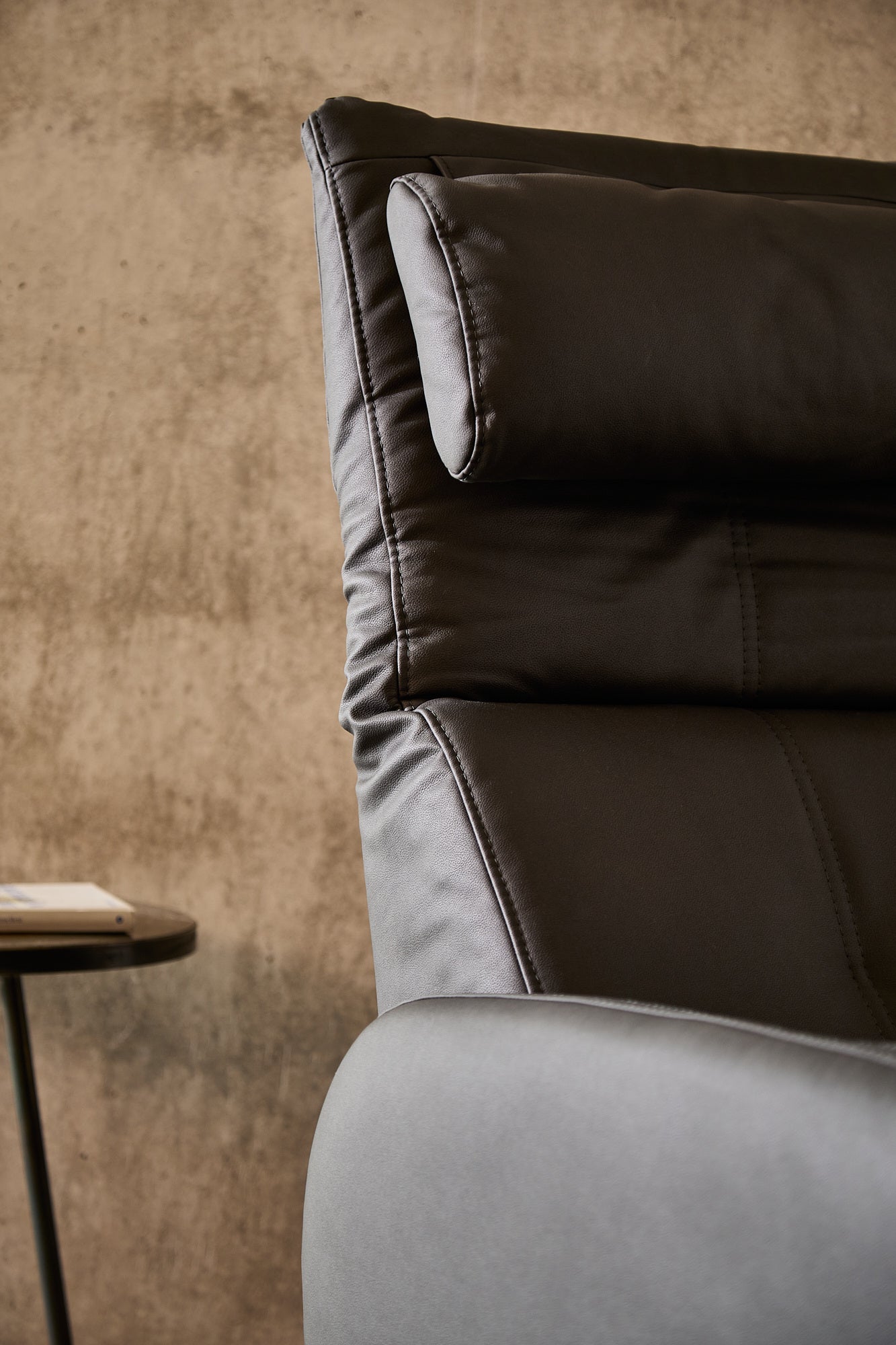 Lars reclining armchair
